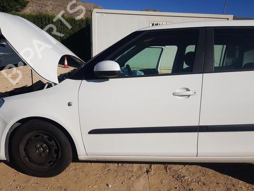 Used Left front door SKODA FABIA II (542) 1.2 12V (60 hp) 29212035