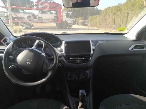 Rear center light PEUGEOT 208 I (CA_, CC_) | BP21770344I39