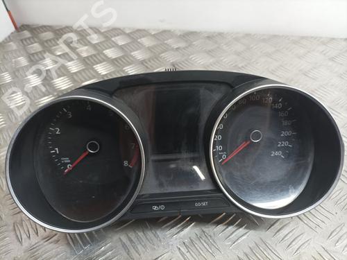 Used Instrument cluster VW POLO V (6R1, 6C1) [2009-2022]  3720577
