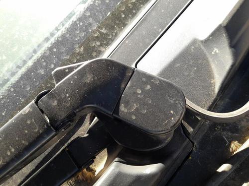 Used Front wiper motor TOYOTA YARIS (_P13_) 1.5 Hybrid (NHP130_, NHP130) (101 hp) 26395915