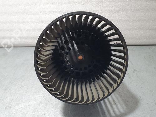 Heater blower motor PEUGEOT 208 I (CA_, CC_) 1.6 HDi (92 hp) 13577892