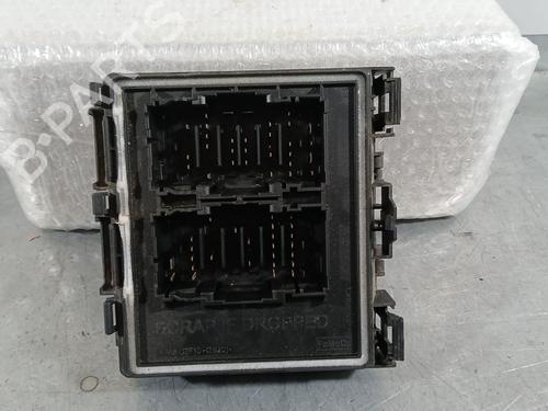 Used Fuse box Fuse box 39563824 39563824