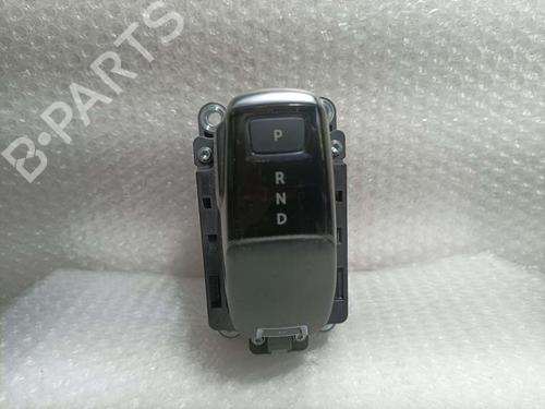 Used Gear lever PEUGEOT 3008 II SUV (MC_, MR_, MJ_, M4_) [2016-2025]  17999344