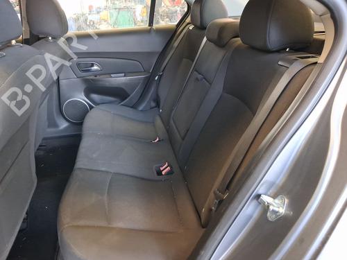 rear-seat-chevrolet-cruze-j300-2009-37800547 main image