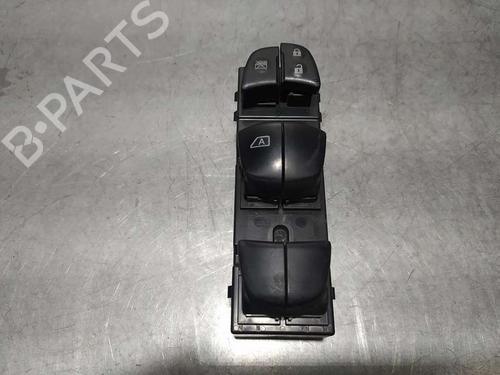 Used Left front window switch NISSAN JUKE (F15) [2010-2019]  19398092