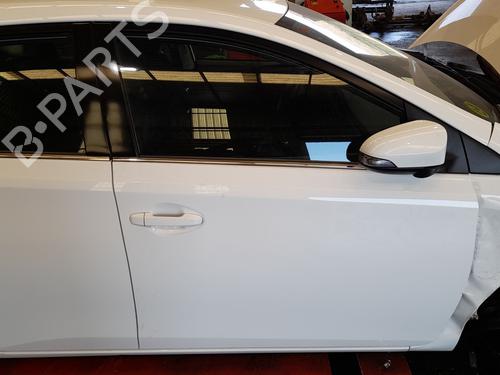 Used Right front door Right front door 37217918 37217918