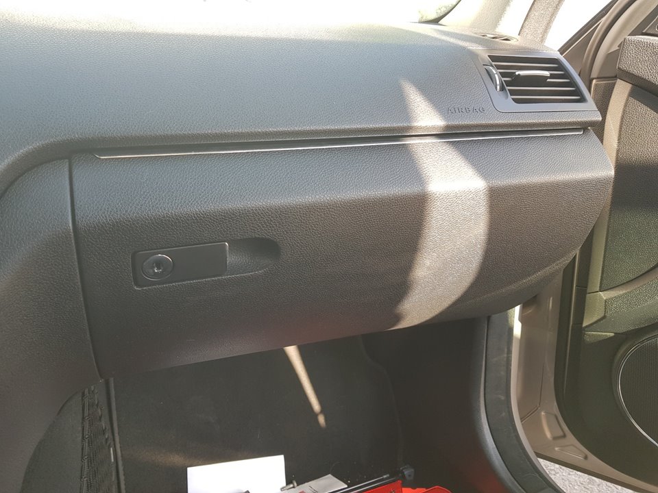 Glove box MERCEDESBENZ CCLASS (W204) 10656737 BParts
