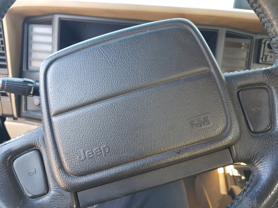 Driver airbag JEEP CHEROKEE (XJ) 2.5 TD 4x4 9250969 BParts