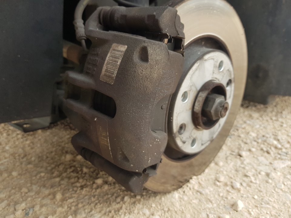Bremssattel links vorne CITROËN C-ELYSEE (DD_) 1.6 HDI 92 13909686