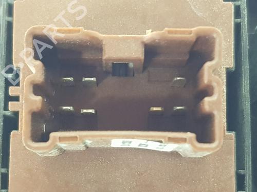 Left front window switch RENAULT MASTER III Van (FV) 2.3 dCi 130 FWD (FV0M, FV0Y, FV0J, FV02, FV03) | BP32631657I27