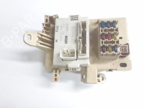 Used Fuse box Fuse box 32521461 32521461
