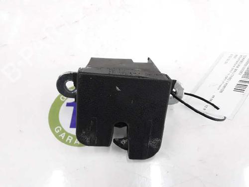 Used Tailgate lock VW GOLF VI (5K1) 2.0 TDI (110 hp) 3374644