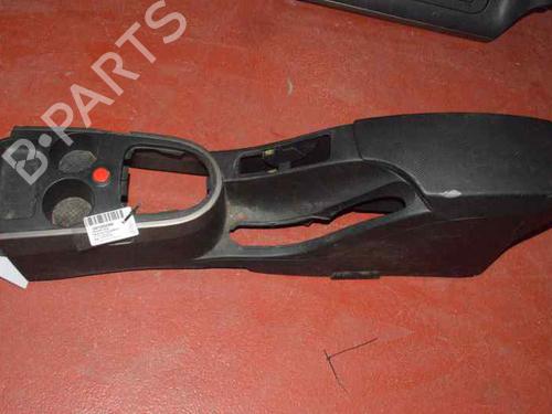 Bracciolo centrale SEAT TOLEDO III (5P2) 2.0 TDI (140 hp) 5P0863243F | 5P0863761A |