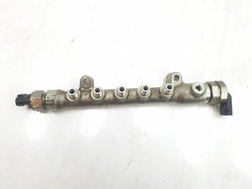 Used Injection rail Injection rail 37014060 37014060