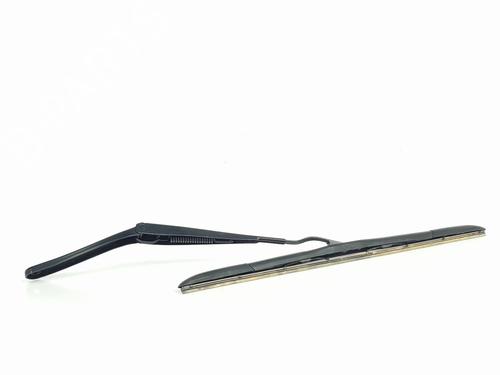 front-windshield-wiper-arm-renault-arkana-i-lcm_-ldn_-2019-33942238 main image