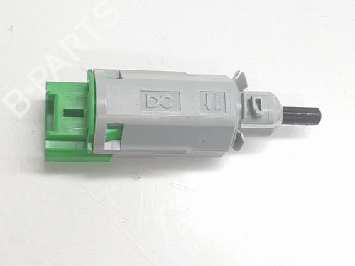 kombi-kontakt-stilkkontakt-renault-megane-iv-grandtour-k9amn_-2016-32518018 main image