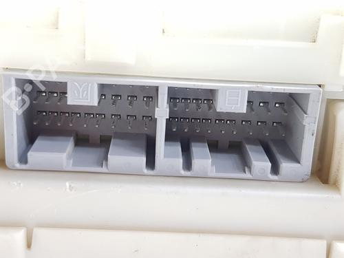 Fuse box MITSUBISHI L200 / TRITON (KJ_, KK_, KL_) 2.2 DI-D 4WD | BP29755647E1