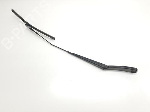 Used Front windshield wiper arm BMW X1 (F48) sDrive 18 d (150 hp) 29311530