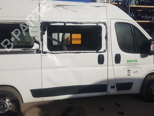 Kabinelys PEUGEOT BOXER Bus 2.2 BlueHDi 140 | BP32679565I8 