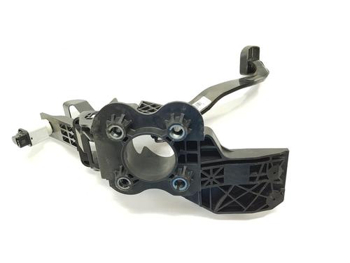 Clutch pedal PEUGEOT EXPERT Van (V_) 1.5 BlueHDi 100 | BP18335436I13