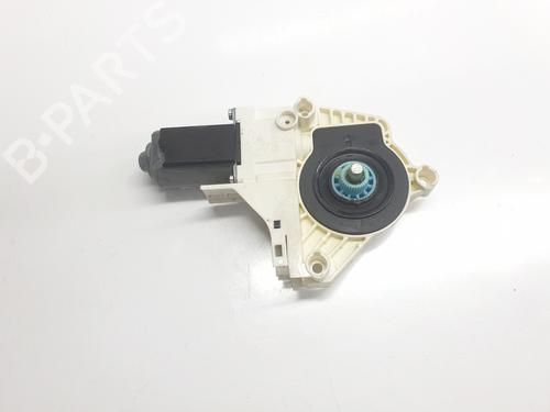 Portierruitmotor rechtsvoor AUDI A4 B8 Avant (8K5) 2.0 TDI (143 hp) 24597792