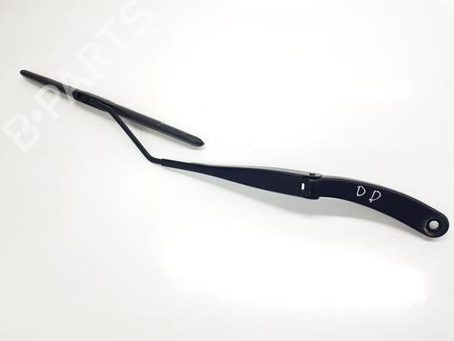 front-windshield-wiper-arm-renault-arkana-i-lcm_-ldn_-2019-33625688 main image