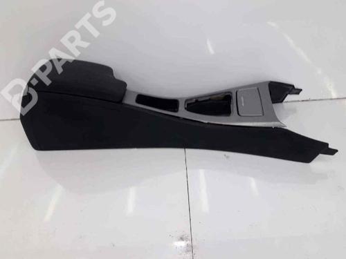 Used Armrest / Center console Armrest / Center console BMW 3 (E90) 320 d (177 hp) 7153130 7153130