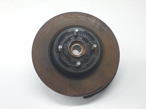 Used Right front steering knuckle TOYOTA YARIS (_P13_) 1.5 (NSP131_) (112 hp) 21595872