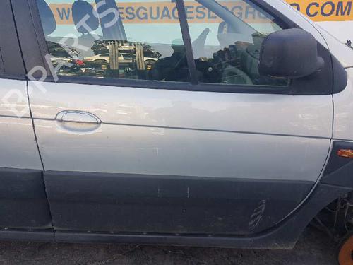 Interrupteur de vitre arrière droite RENAULT SCÉNIC I MPV (JA0/1_, FA0_) 1.9 dCi RX4 | BP5154288I28 