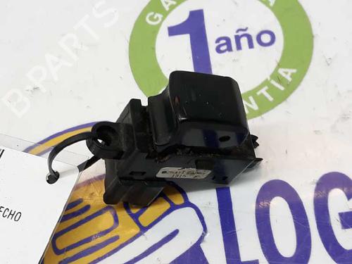 Used Right rear window switch NISSAN PATHFINDER III (R51) 2.5 dCi (174 hp) 2840420