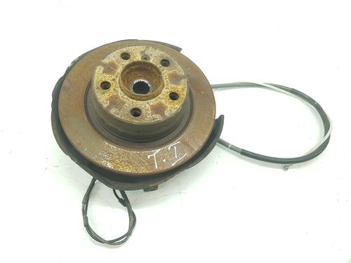 Used Left rear steering knuckle BMW 1 (F21) 116 d (116 hp) 8941420