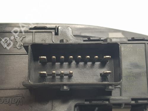 Left front window switch PEUGEOT 208 I (CA_, CC_) 1.2 VTI 82 | BP30932570I27