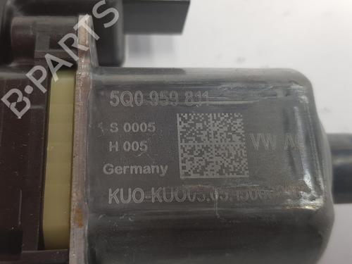 Left rear window motor VW GOLF VII (5G1, BQ1, BE1, BE2) 1.6 TDI | BP13021611E23 