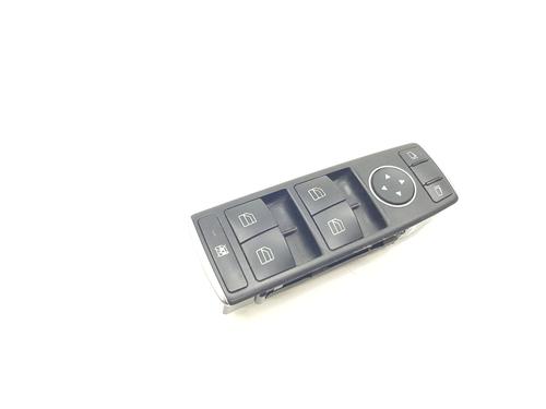 Venstre fortil elrude kontakt Venstre fortil elrude kontakt MERCEDES-BENZ CLA Coupe (C117) AMG CLA 45 4-matic (117.352) (381 hp) 34398929 34398929