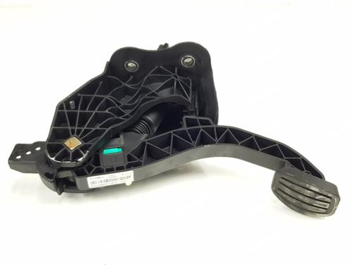 Pédale d'embrayage OPEL ASTRA L Sports Tourer (O5) 1.2 (FRHNSL, FRHNSR) (131 hp) 24036773