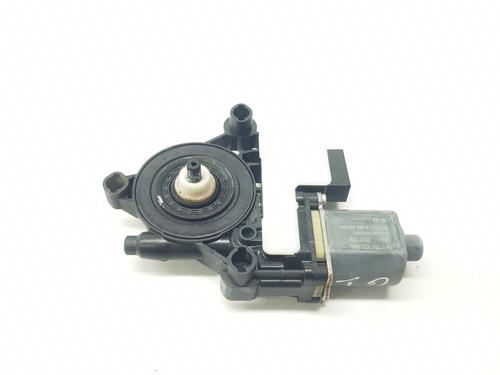 Used Right rear window motor VW GOLF VII (5G1, BQ1, BE1, BE2) 1.4 TSI (150 hp) 24112666