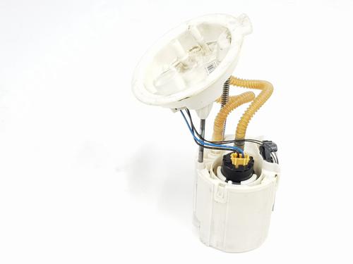 Used Fuel pump BMW 3 (F30, F80) 318 d (143 hp) 30468532