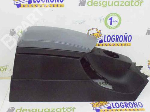 Used Armrest / Center console Armrest / Center console BMW X3 (E83) 2.0 d (150 hp) 7895106 7895106