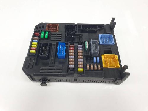 Used Fuse box Fuse box PEUGEOT 2008 II (UD_, US_, UY_, UJ_, UR_, UC_) 1.2 PureTech 100 (USHNK) (101 hp) 39562971 39562971