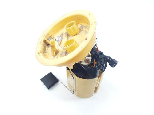 Used Fuel pump BMW 1 Convertible (E88) 118 d (143 hp) 15559406