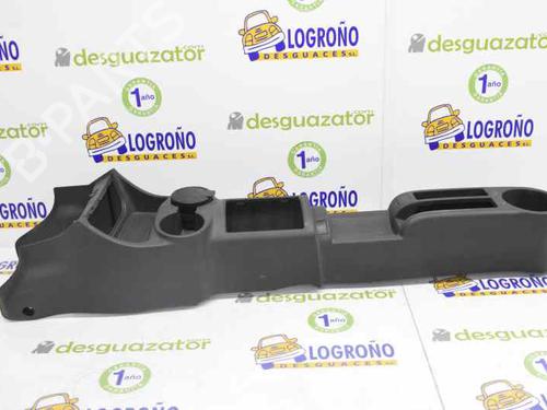 Mittelkonsole HYUNDAI GETZ (TB) 1.5 CRDi (88 hp) 11683374