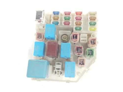 Used Fuse box TOYOTA RAV 4 II (_A2_) 2.0 4WD (ACA21, ACA20) (150 hp) 31593517