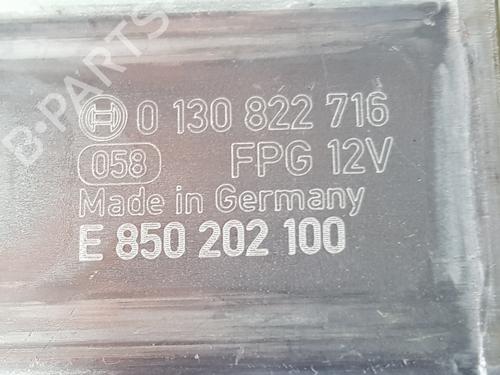 Right front window motor SKODA KAROQ (NU7, ND7) 2.0 TDI | BP36032333E20 - Image 2
