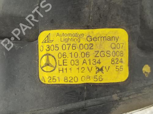 Right front fog light MERCEDES-BENZ CLS (C219) CLS 320 CDI (219.322) | BP11977868C31 