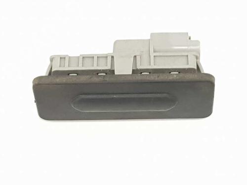 Used Tailgate handle RENAULT MEGANE IV Hatchback (B9A/M/N_) 1.5 dCi 110 (B9A3) (110 hp) 6706646