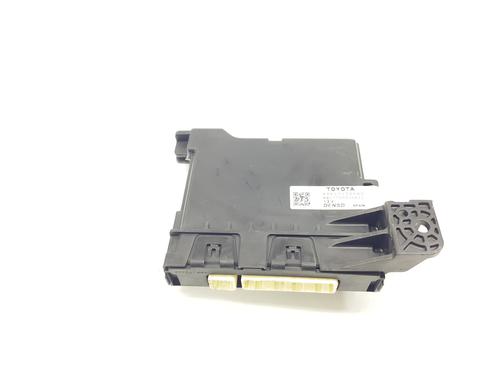 Used Electronic module TOYOTA YARIS (_P13_) 1.5 Hybrid (NHP130_, NHP130) (101 hp) 20665428