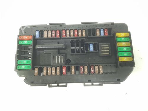 Fuse box BMW 3 Touring (F31) 320 d (163 hp) 9841174