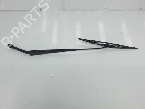 Used Front windshield wiper arm NISSAN NV200 Van e-NV (ME0N) (109 hp) 11353171