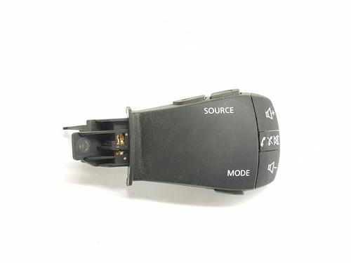 steering-wheel-controls-renault-express-box-bodympv-2021-37995696 main image