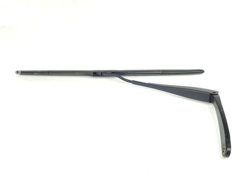 front-windshield-wiper-arm-renault-arkana-i-lcm_-ldn_-2019-32631538 main image